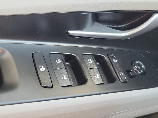 New 2026 Hyundai Elantra SEL Sport FWD image 17
