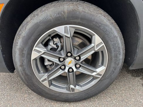 Used 2025 Chevrolet Blazer LT FWD image 30