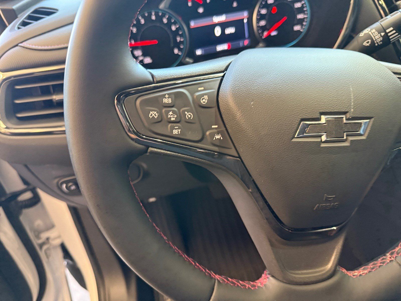 Used 2024 Chevrolet Equinox RS FWD image 24