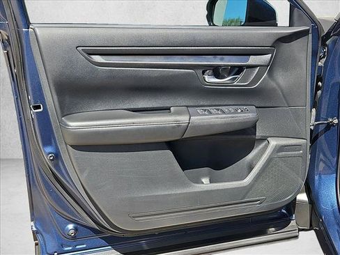 Used 2025 Honda CR-V LX image 11
