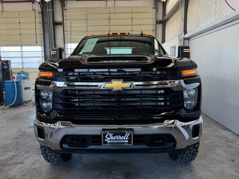 Used 2026 Chevrolet Silverado 2500 LT AWD/4WD image 2