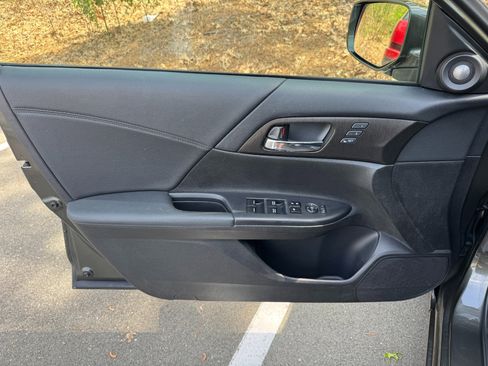 Used 2013 Honda Accord EX-L image 19