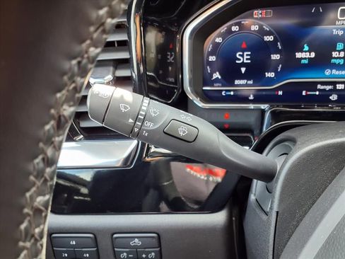 Used 2025 Chevrolet Silverado 2500 LT w/ Convenience Package image 14