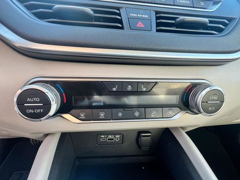 Used 2019 Nissan Altima 2.5 SV FWD image 13