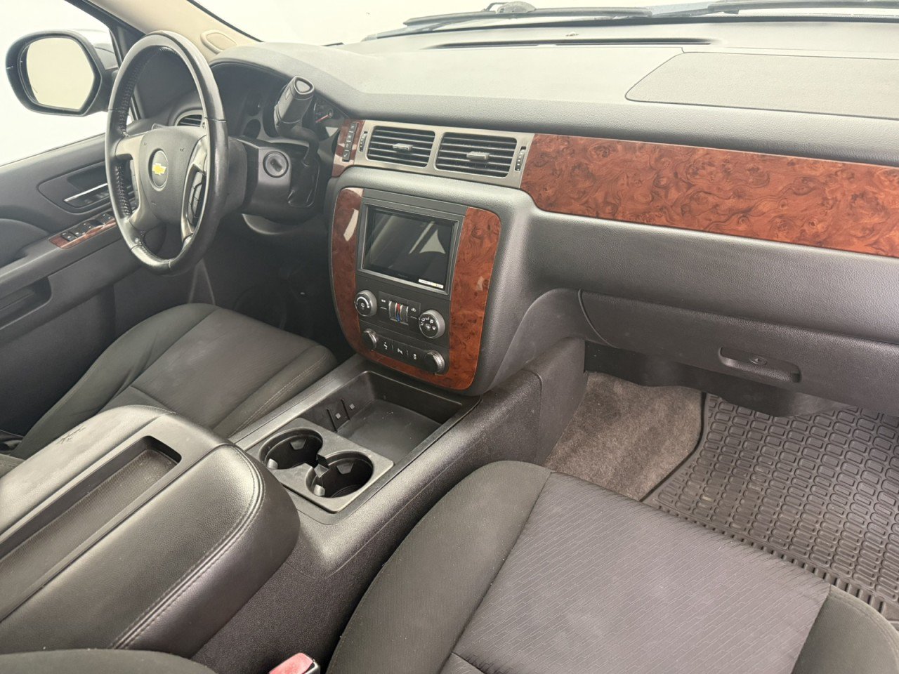 Used 2012 Chevrolet Suburban LS w/ All-Star Edition AWD/4WD image 11