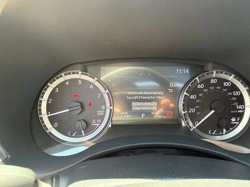 Used 2024 Toyota Highlander XLE AWD/4WD image 21