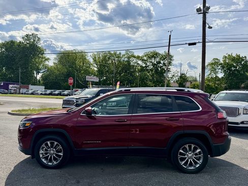 Used 2021 Jeep Cherokee Latitude Lux FWD image 3