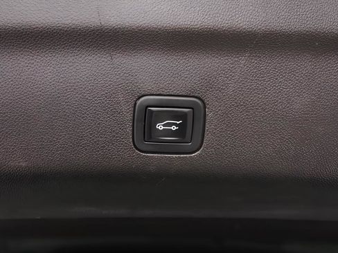 Used 2022 Chevrolet Tahoe Premier AWD/4WD image 41