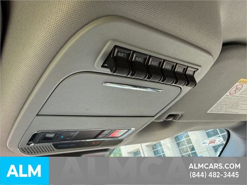 Used 2025 Ford F450 Lariat AWD/4WD image 17