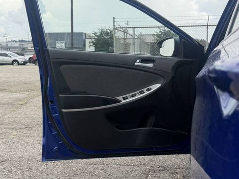 Used 2014 Hyundai Accent GS FWD image 13