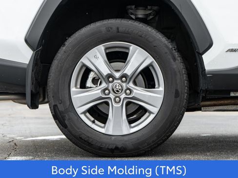 Certified 2025 Toyota RAV4 LE AWD/4WD image 9
