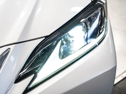 Used 2024 Lexus ES 350 w/ Accessory Package (Z1) FWD image 7