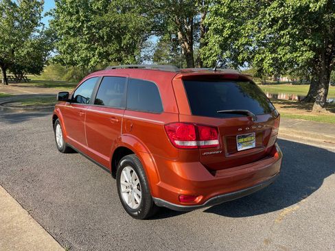 Used 2013 Dodge Journey SXT w/ Flexible Seating Group image 3