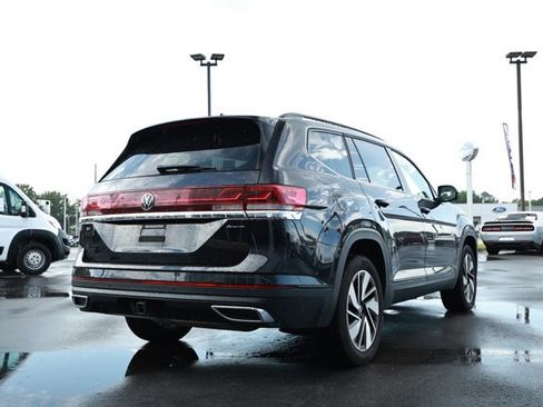 Used 2024 Volkswagen Atlas SE AWD/4WD image 6
