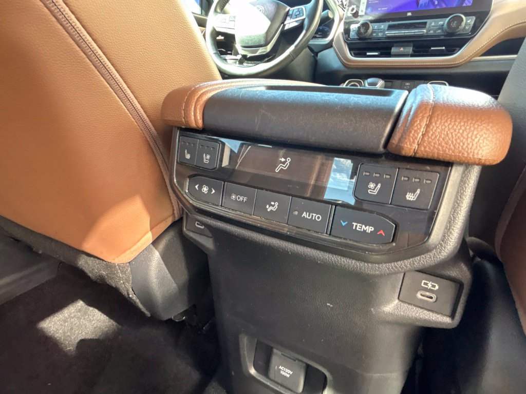 Used 2024 Toyota Grand Highlander AWD image 30