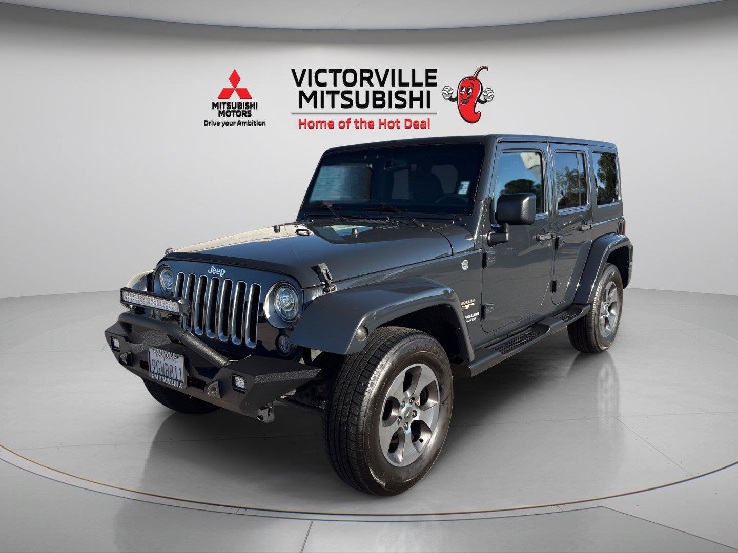 Used 2017 Jeep Wrangler Unlimited Sahara w/ Connectivity Group AWD/4WD image 2