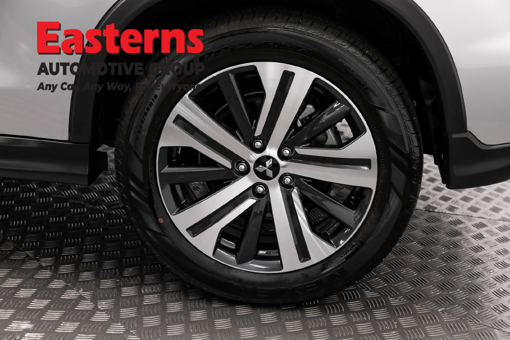 Used 2025 Mitsubishi Outlander Sport SE AWD/4WD image 33