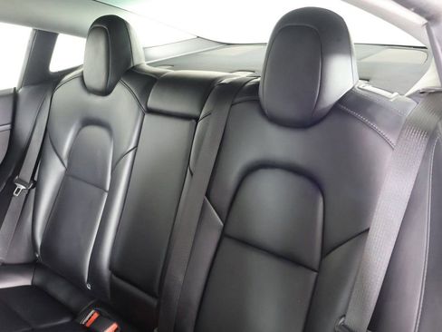 Used 2021 Tesla Model 3 Standard Range Plus image 31