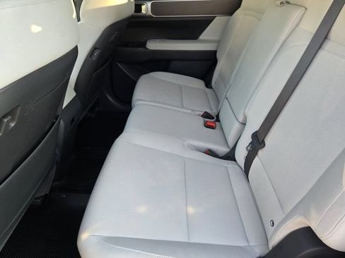 Certified 2025 Hyundai Santa Fe SE FWD image 29