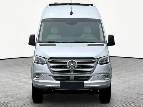 Used 2022 Mercedes-Benz Sprinter 2500 image 2