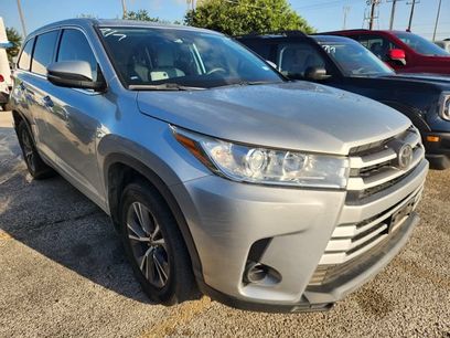 Used 2018 Toyota Highlander LE