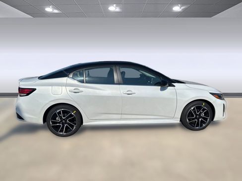 New 2025 Nissan Sentra SR image 22