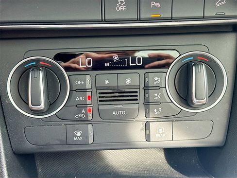 Used 2017 Audi Q3 2.0T Premium image 16