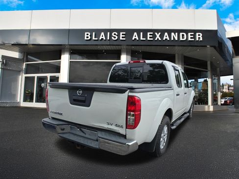 Used 2019 Nissan Frontier SV AWD/4WD image 3