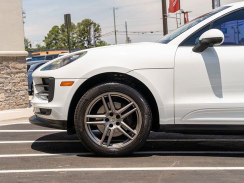 Used 2019 Porsche Macan AWD/4WD image 21