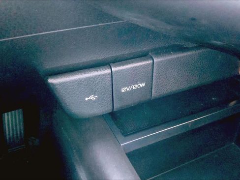 Used 2022 Toyota Camry SE image 30