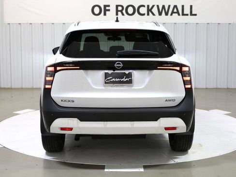 New 2026 Nissan Kicks SV w/ SV Premium Package AWD/4WD image 5