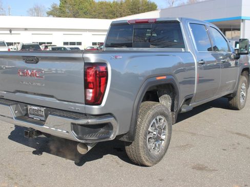 New 2026 GMC Sierra 2500 SLE image 7