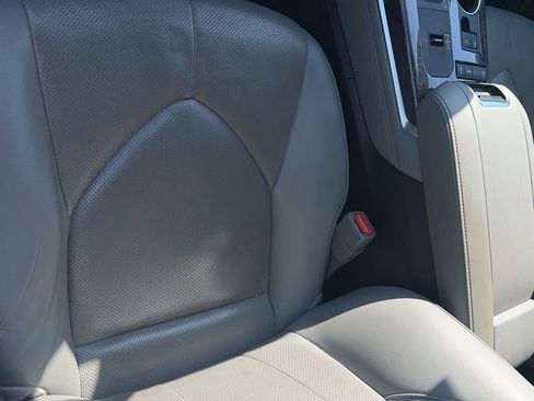 Used 2021 Toyota Highlander Limited image 13