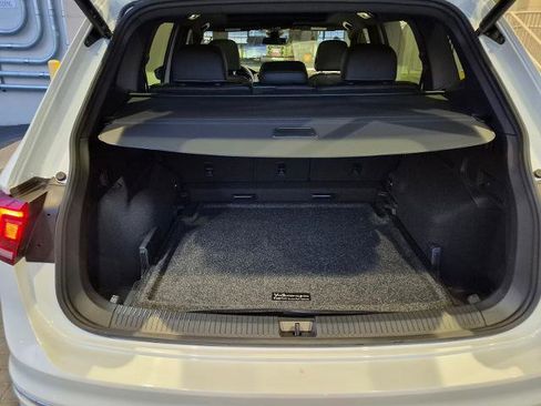 Used 2024 Volkswagen Tiguan SEL R-Line image 12