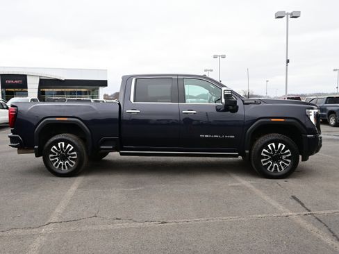 Used 2025 GMC Sierra 2500 Denali Ultimate image 5