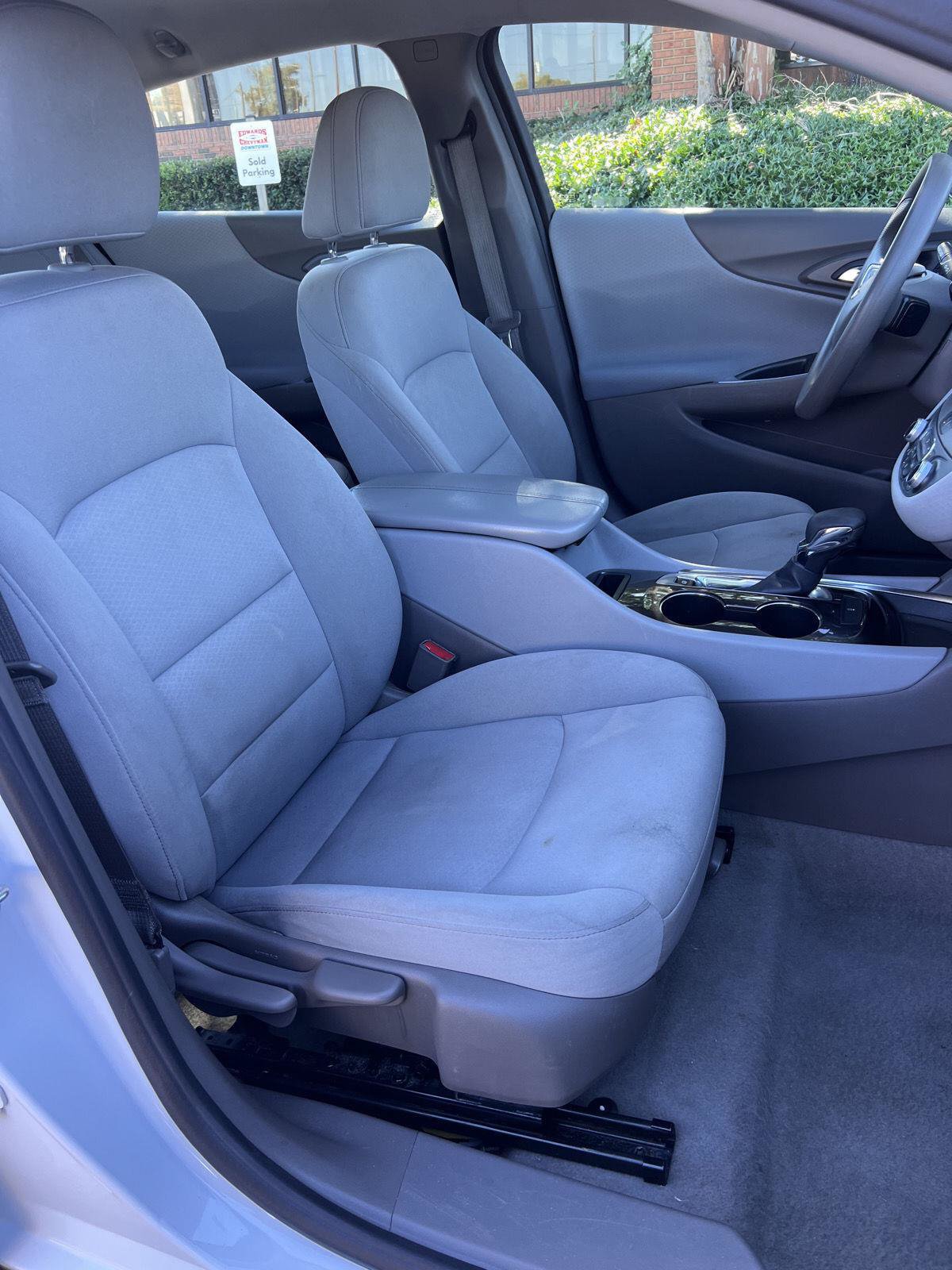 Used 2022 Chevrolet Malibu LT FWD image 36