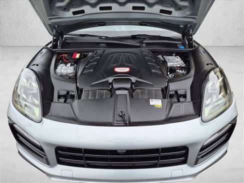 Used 2022 Porsche Cayenne GTS AWD/4WD image 25