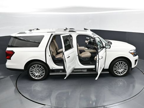 Used 2022 Ford Expedition Max Limited AWD/4WD image 34