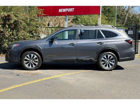 Used 2023 Subaru Outback Limited AWD/4WD image 7