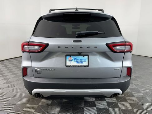 Used 2023 Ford Escape Platinum image 8