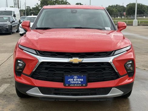 Used 2025 Chevrolet Blazer LT FWD image 3