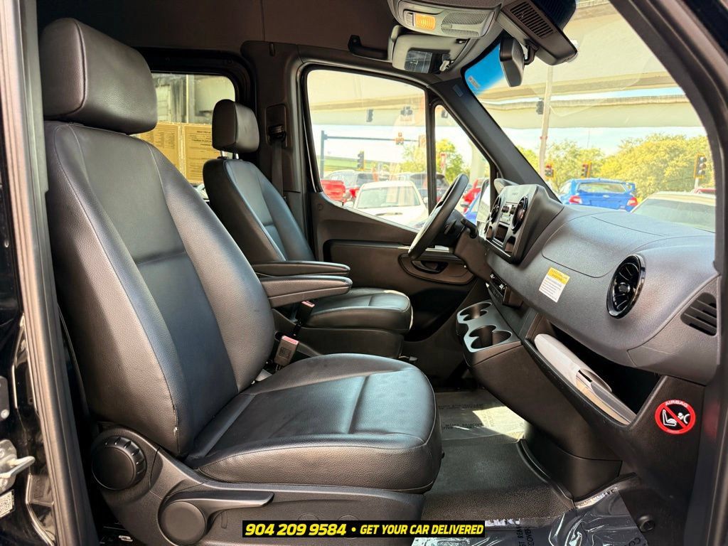 Used 2019 Mercedes-Benz Sprinter 2500 image 33
