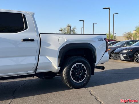 Used 2024 Toyota Tacoma TRD Off-Road w/ TRD Off Road Upgrade Package AWD/4WD image 11