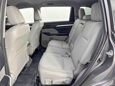 Used 2016 Toyota Highlander Plus image 34