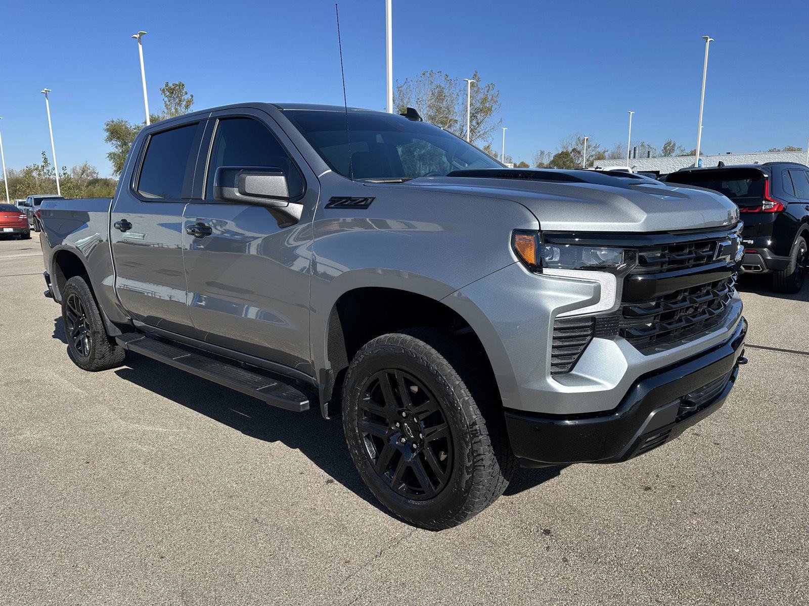 Used 2025 Chevrolet Silverado 1500 LT Trail Boss w/ Convenience Package II AWD/4WD image 7