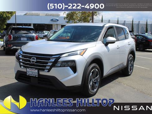 Used 2025 Nissan Rogue SV AWD/4WD image 3