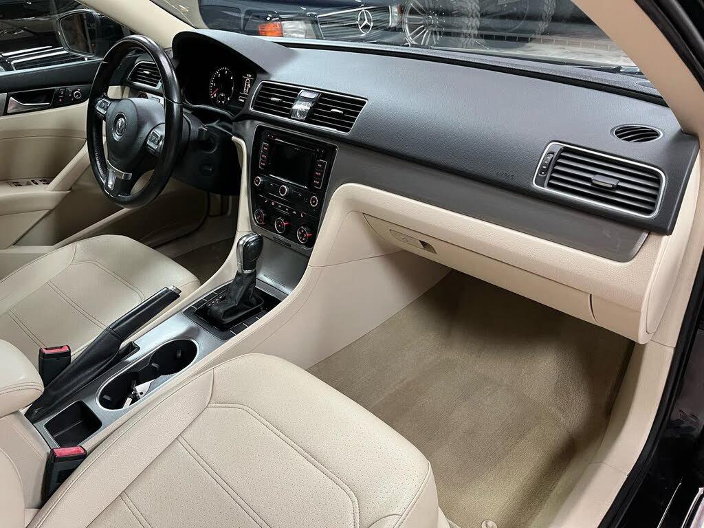 Used 2014 Volkswagen Passat TDI SE FWD image 11