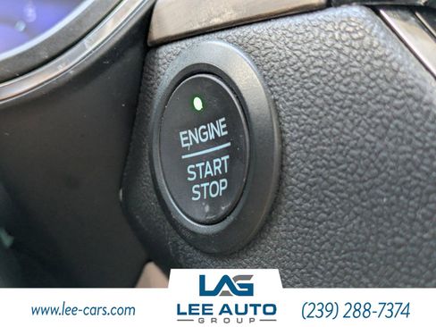 Used 2020 Ford Escape Titanium w/ Titanium Premium Package 2.0 image 31