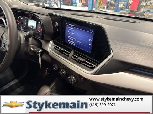 Used 2024 Chevrolet Trax LS w/ LS Convenience Package image 18