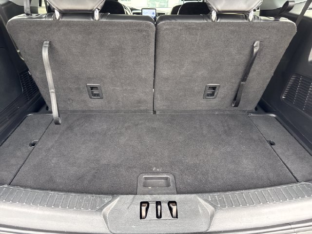 Used 2021 Ford Explorer XLT w/ Equipment Group 202A AWD/4WD image 23